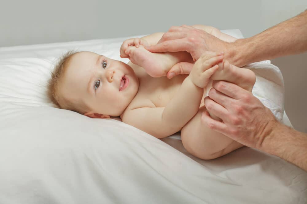 Børn med kolik behandles hos Ve & Vel Massage – din lokale massør i Ikast nær Herning og Silkeborg